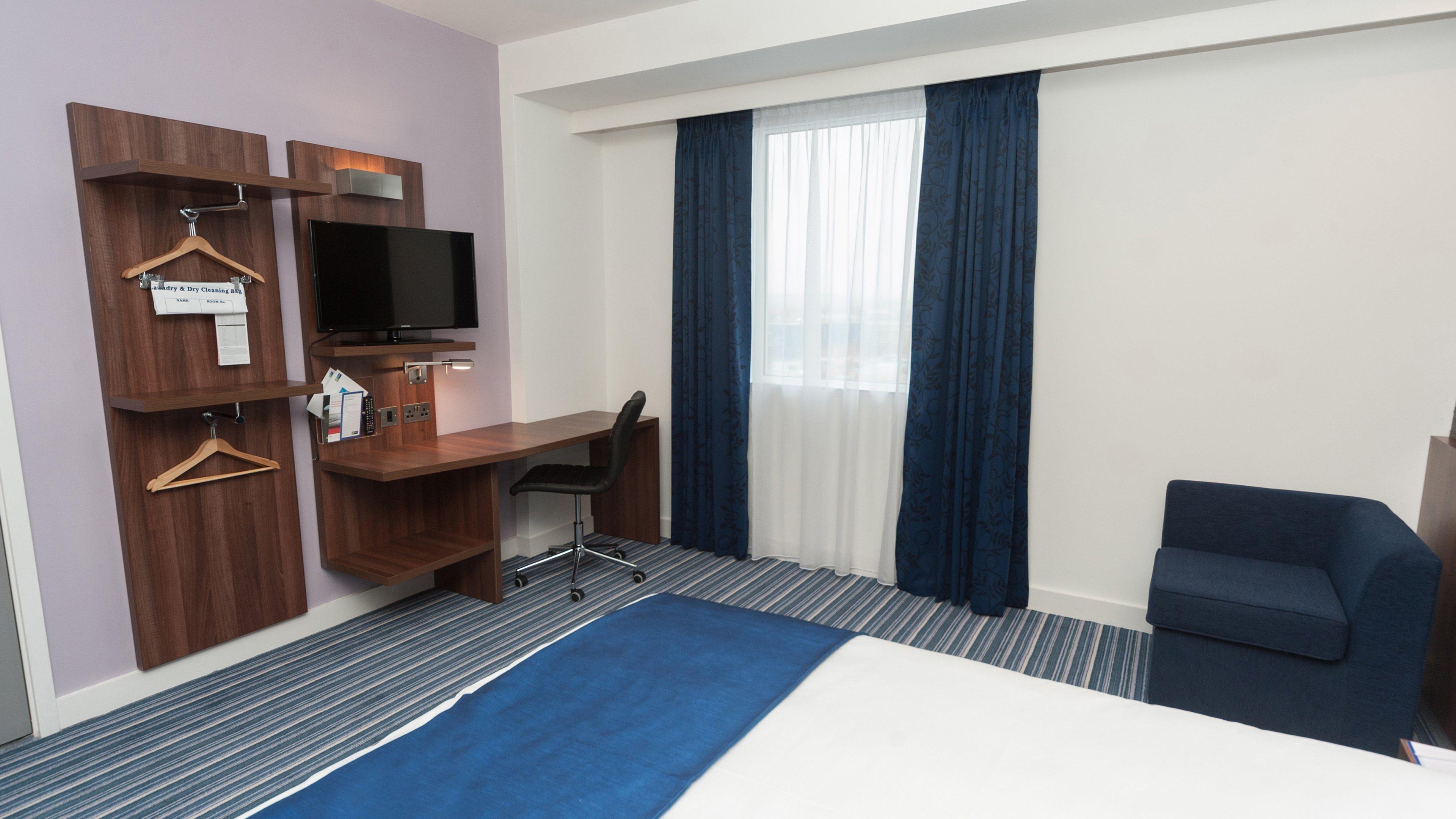 Holiday Inn Express Aberdeen Airport By Ihg Dyce Bagian luar foto