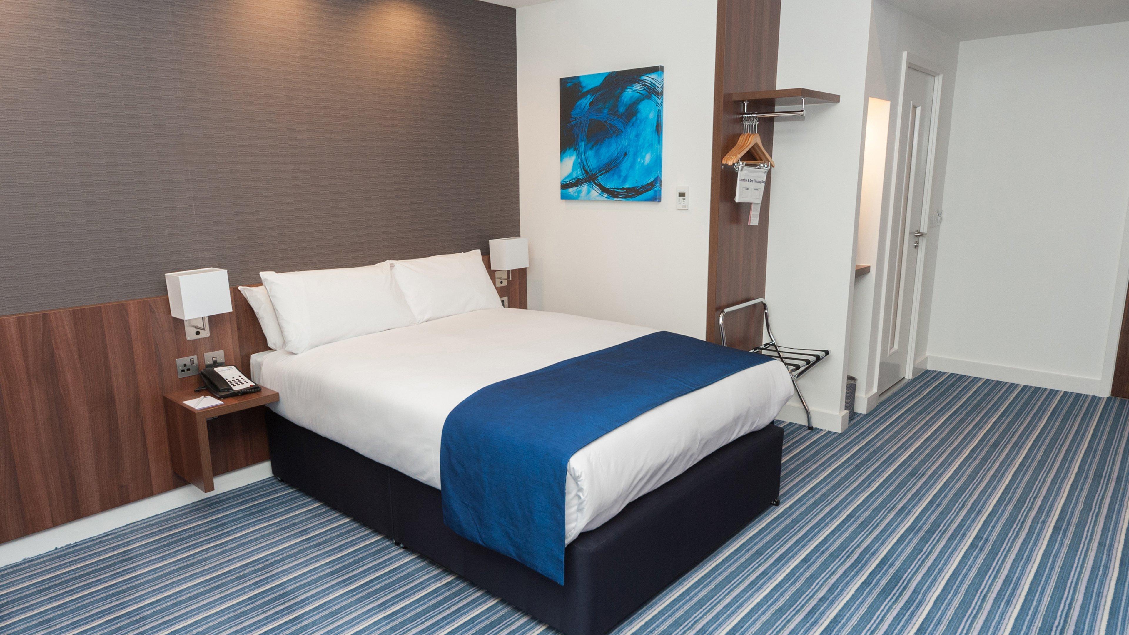 Holiday Inn Express Aberdeen Airport By Ihg Dyce Bagian luar foto
